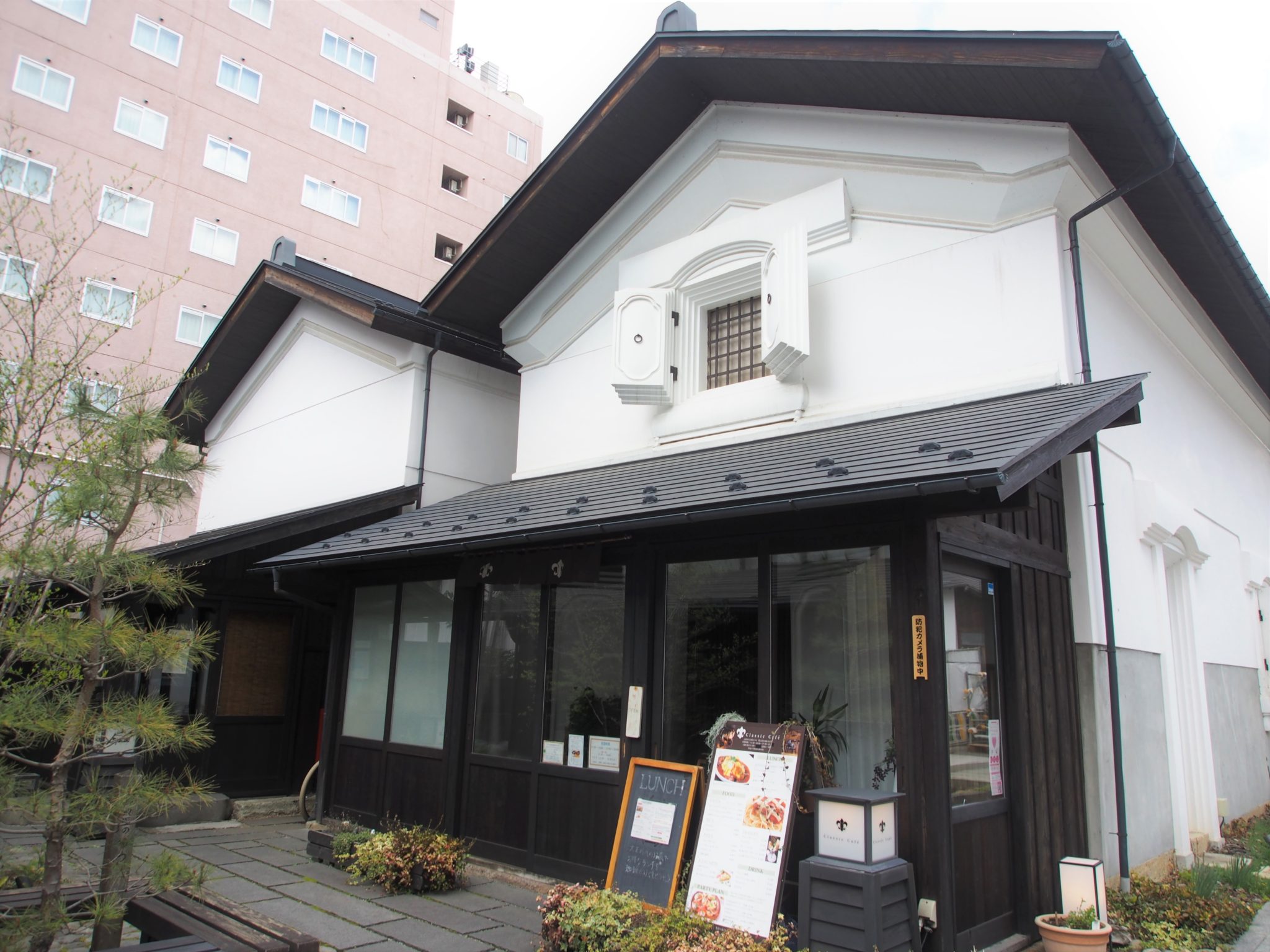 特集記事 七日町御殿堰 クラシックカフェ 趣ある蔵カフェでくつろぎのひとときを Visit Yamagata